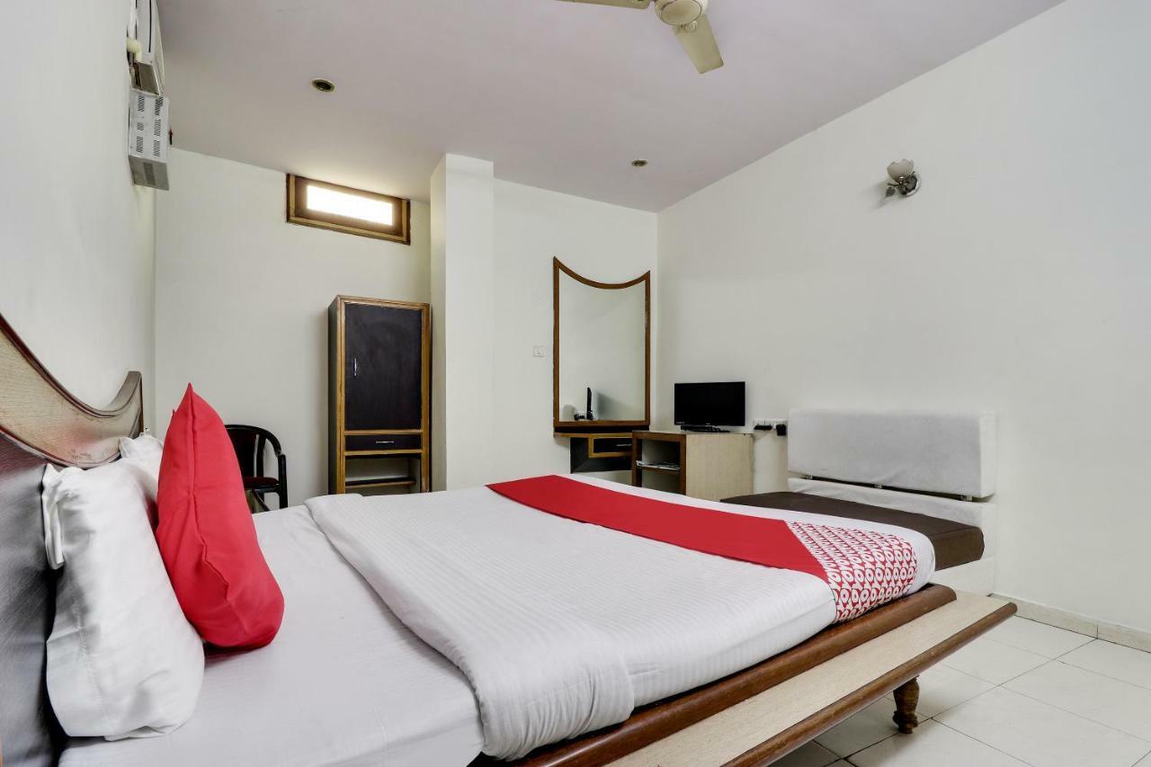 Oyo 45398 Kunal Hotel Etāwah Exterior foto